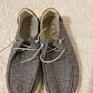 Hey Dude Women Size 10 Gray/Tan Very nice